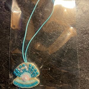 Beaded Blue Clam Shell bag charm